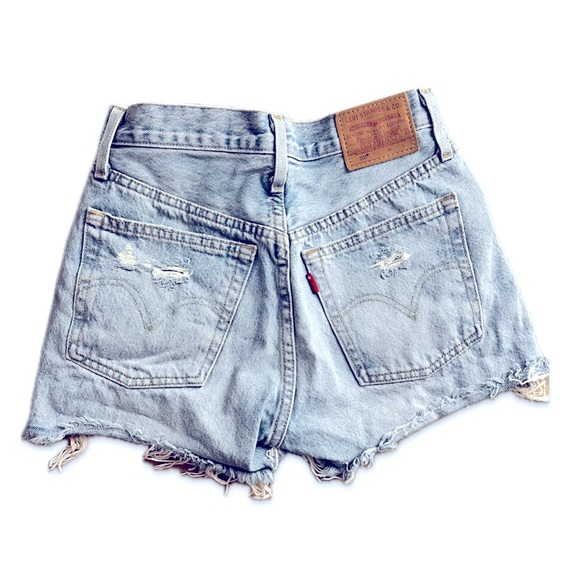 Levi 501 Distressed Shorts - Picture 3 of 3